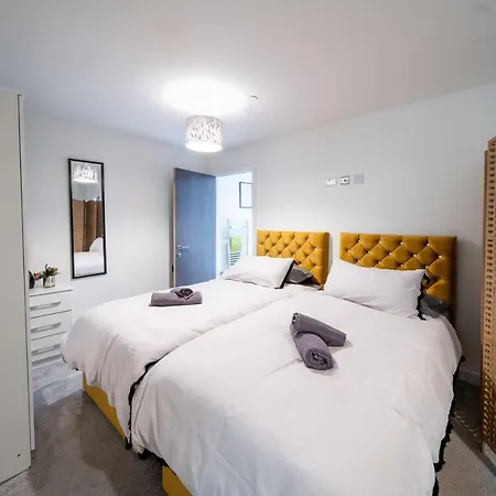 شقة Bv Spacious 1-bedroom Close To Town Center - Sleeps 6 *