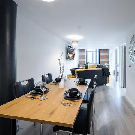 شقة Bv Spacious 1-bedroom Close To Town Center - Sleeps 6 *