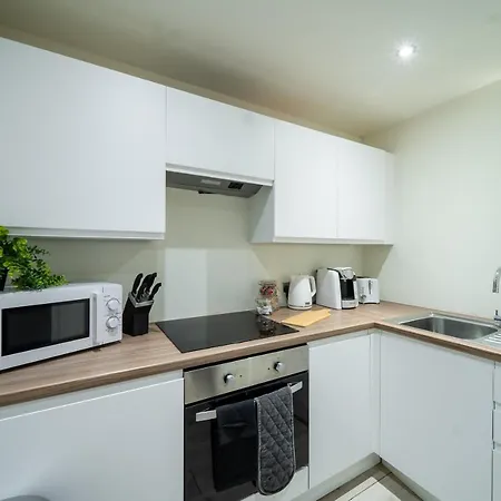 Bv Spacious 1-bedroom Close To Town Center - Sleeps 6 * برادفورد