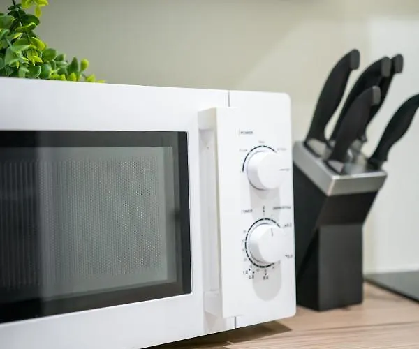 Bv Spacious 1-bedroom Close To Town Center - Sleeps 6 *