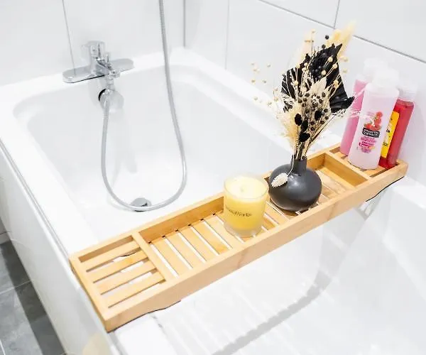 Apartment Bv Spacious 1-bedroom Close To Town Center - Sleeps 6 Bradford (West Yorkshire)