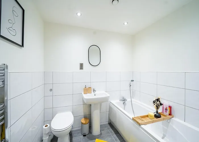 Bv Spacious 1-bedroom Close To Town Center - Sleeps 6 Apartment *