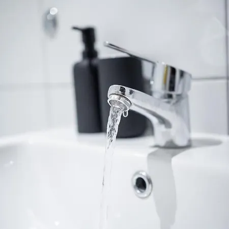 Daire Bv Spacious 1-bedroom Close To Town Center - Sleeps 6