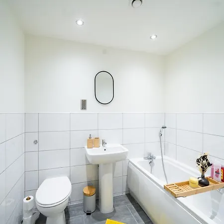 Bv Spacious 1-bedroom Close To Town Center - Sleeps 6 Daire *